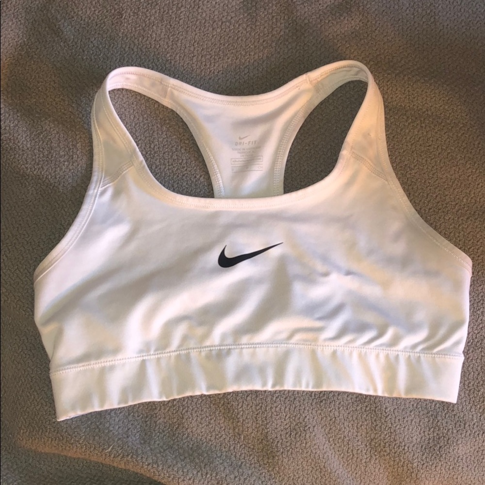 white dri-fit nike sports bra